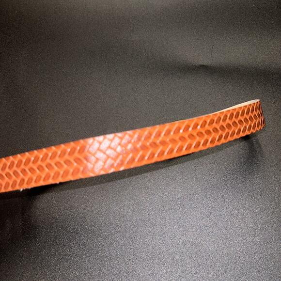 Women's Brown Faux Leather Textured Adjustable Belt Size 8 - Picture 6 of 9